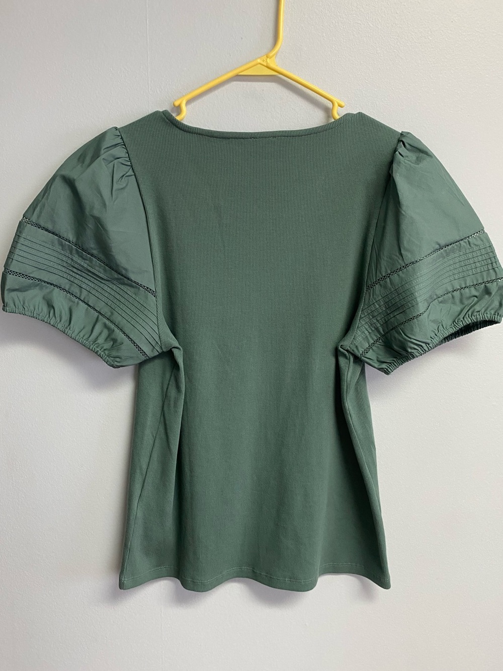 J. CREW TOP - LARGE - Picture 6 of 8
